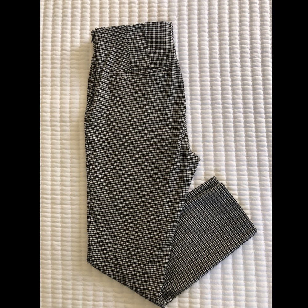 Ann Taylor LOFT Houndstooth Leggings Size M